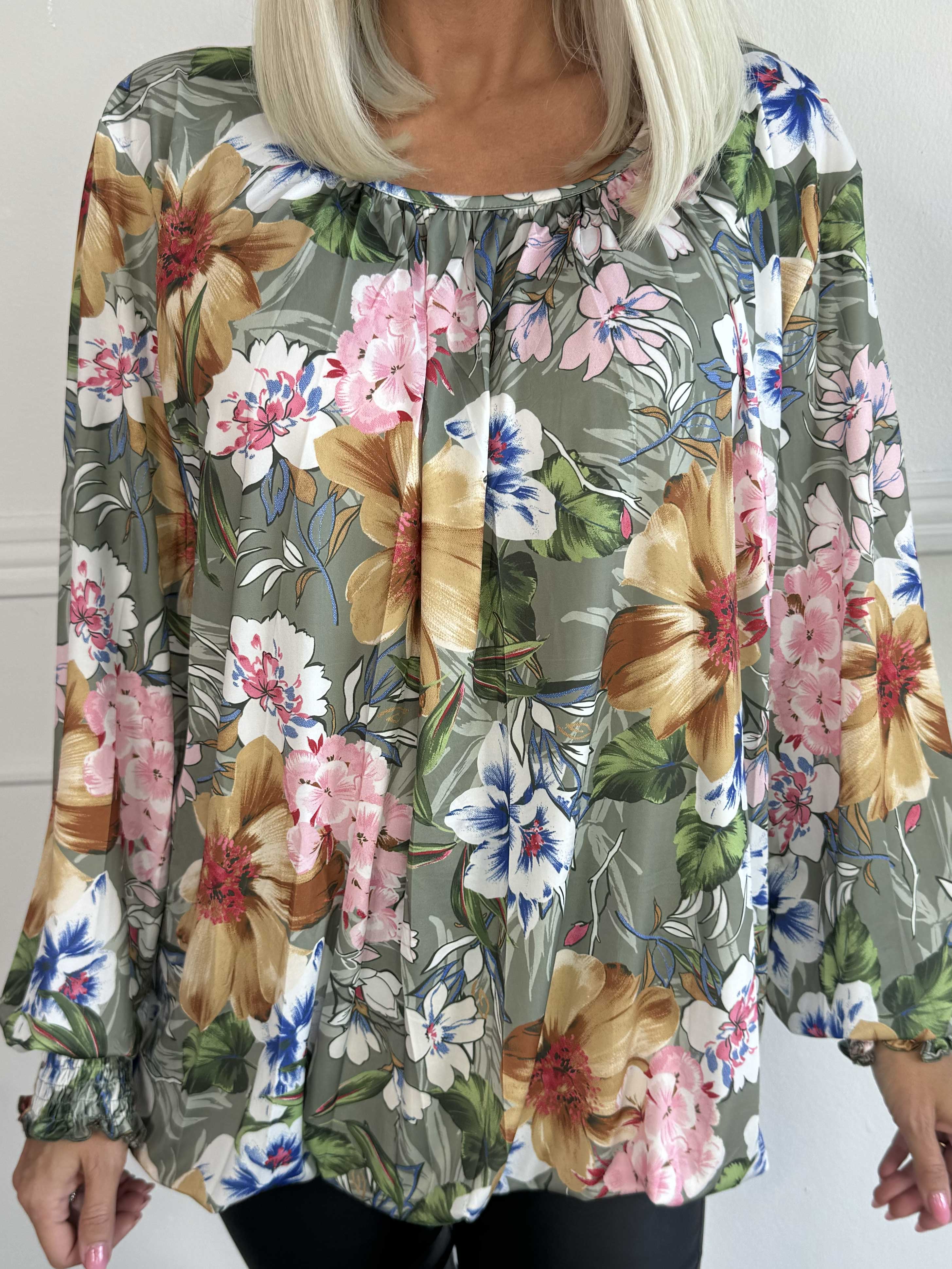 Miracle Floral L/S - Elastisk blomstret bluse med lange ærmer